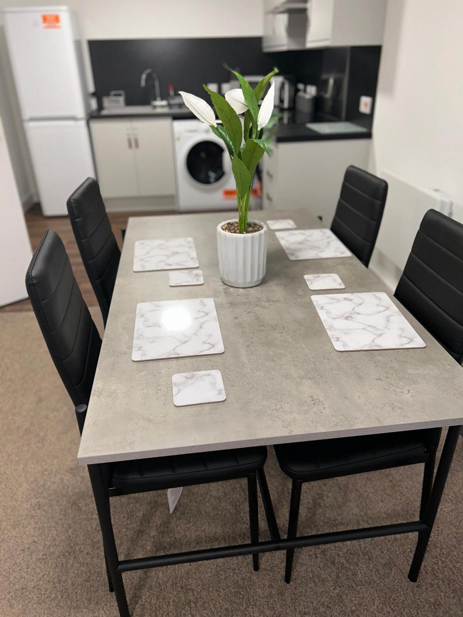Failsworth Luxury Apartment With Free Parking By Daley Stays 曼彻斯特 外观 照片
